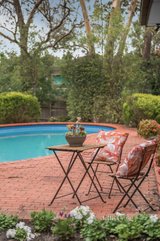 https://images.listonce.com.au/custom/160x/listings/56-fernside-avenue-briar-hill-vic-3088/848/01653848_img_16.jpg?MjzWkG07zCg