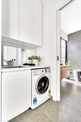 https://images.listonce.com.au/custom/160x/listings/56-mountfield-street-brunswick-vic-3056/623/01370623_img_14.jpg?O9W-05m1Iec