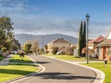 https://images.listonce.com.au/custom/160x/listings/56-mulduri-cres-croydon-south-vic-3136/776/01743776_img_08.jpg?ZQ8iWNIRVXM