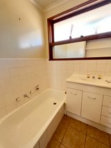 https://images.listonce.com.au/custom/160x/listings/56-nelson-road-lilydale-vic-3140/208/01607208_img_09.jpg?UBAb-g-skho