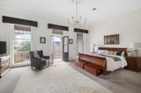 https://images.listonce.com.au/custom/160x/listings/56-wellington-street-st-kilda-vic-3182/343/01570343_img_05.jpg?cDYQJI-rKMM