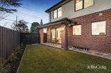 https://images.listonce.com.au/custom/160x/listings/560-highbury-road-glen-waverley-vic-3150/854/01765854_img_12.jpg?kfnURtaaTy4