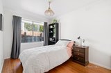 https://images.listonce.com.au/custom/160x/listings/563-elizabeth-street-newport-vic-3015/328/01591328_img_09.jpg?PJ5bQZnvi8Q