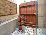 https://images.listonce.com.au/custom/160x/listings/563-ormond-esplanade-elwood-vic-3184/986/01793986_img_06.jpg?MgXt-JWjeuc