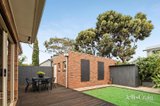https://images.listonce.com.au/custom/160x/listings/567-oxford-street-newport-vic-3015/940/01898940_img_07.jpg?9jhA9eBE17U