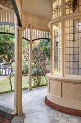 https://images.listonce.com.au/custom/160x/listings/57-berkeley-street-hawthorn-vic-3122/012/01719012_img_11.jpg?gpEBqSRe1V4