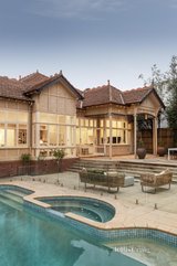 https://images.listonce.com.au/custom/160x/listings/57-berkeley-street-hawthorn-vic-3122/012/01719012_img_15.jpg?cxegb5a4rac