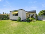 https://images.listonce.com.au/custom/160x/listings/57-bracken-grove-altona-vic-3018/187/01202187_img_11.jpg?zAx-PqXLe3M