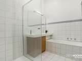 https://images.listonce.com.au/custom/160x/listings/57-elphin-street-newport-vic-3015/760/01203760_img_10.jpg?EANXlFfMTP0