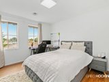 https://images.listonce.com.au/custom/160x/listings/57-flemington-crescent-werribee-vic-3030/667/01203667_img_06.jpg?tus537071QM