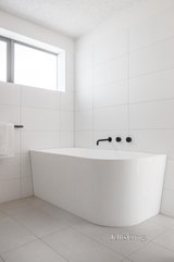 https://images.listonce.com.au/custom/160x/listings/58-10-summerhill-road-glen-iris-vic-3146/767/01189767_img_08.jpg?gYHgqmaPyLg