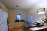 https://images.listonce.com.au/custom/160x/listings/58-32-howlett-street-kensington-vic-3031/098/01922098_img_05.jpg?Sn6M6SBpD5k