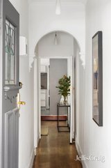 https://images.listonce.com.au/custom/160x/listings/58-canterbury-street-richmond-vic-3121/230/01980230_img_07.jpg?ZyFinlZuOO0
