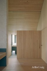 https://images.listonce.com.au/custom/160x/listings/58-christmas-street-northcote-vic-3070/789/01751789_img_13.jpg?JL7nizP4fTg