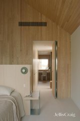 https://images.listonce.com.au/custom/160x/listings/58-christmas-street-northcote-vic-3070/789/01751789_img_15.jpg?XfU8GqB2bZM