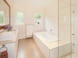 https://images.listonce.com.au/custom/160x/listings/58-south-valley-road-highton-vic-3216/877/01699877_img_09.jpg?6IFK-3ST7is