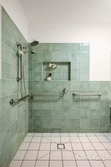 https://images.listonce.com.au/custom/160x/listings/58-wonga-road-ringwood-vic-3134/607/01809607_img_10.jpg?FyFTIY8Fy_E