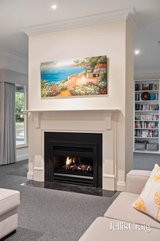 https://images.listonce.com.au/custom/160x/listings/583-park-road-park-orchards-vic-3114/159/01947159_img_04.jpg?5mpfi6N0_uY