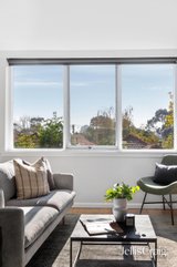 https://images.listonce.com.au/custom/160x/listings/59-canterbury-road-toorak-vic-3142/638/01903638_img_03.jpg?tdCRisX30fk