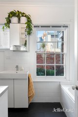 https://images.listonce.com.au/custom/160x/listings/59-condell-street-fitzroy-vic-3065/080/01908080_img_09.jpg?IwdgLtC_fJY