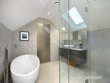 https://images.listonce.com.au/custom/160x/listings/59-heath-street-port-melbourne-vic-3207/057/01088057_img_10.jpg?gcnSChI99Ig