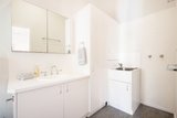 https://images.listonce.com.au/custom/160x/listings/59-layfield-street-south-melbourne-vic-3205/672/01883672_img_08.jpg?stua9Eiewks