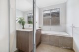 https://images.listonce.com.au/custom/160x/listings/59-presentation-boulevard-winter-valley-vic-3358/984/01513984_img_10.jpg?b_xR5WmnpXw