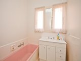 https://images.listonce.com.au/custom/160x/listings/591-elgar-road-mont-albert-north-vic-3129/964/01743964_img_05.jpg?x5e18VLIfcY