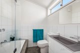 https://images.listonce.com.au/custom/160x/listings/594-spencer-street-west-melbourne-vic-3003/165/00642165_img_07.jpg?C-akFdBP2lg