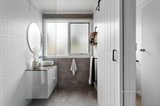 https://images.listonce.com.au/custom/160x/listings/596-para-road-montmorency-vic-3094/104/01422104_img_07.jpg?C-naBczmSaQ