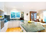 https://images.listonce.com.au/custom/160x/listings/5a-hardwicke-street-balwyn-vic-3103/226/01684226_img_08.jpg?sG_6witeEoU