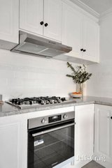 https://images.listonce.com.au/custom/160x/listings/5a-holloway-road-brunswick-vic-3056/700/01753700_img_06.jpg?Y-u2lVE8sVk