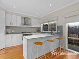 https://images.listonce.com.au/custom/160x/listings/5a-kilborn-court-kilsyth-vic-3137/736/01525736_img_06.jpg?vu36fYUxUg4