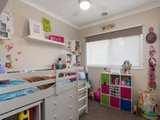 https://images.listonce.com.au/custom/160x/listings/5a-lawson-road-mooroolbark-vic-3138/088/01524088_img_07.jpg?wkylbuDrOXc