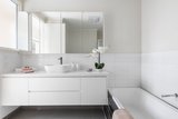 https://images.listonce.com.au/custom/160x/listings/5a-maireana-street-maribyrnong-vic-3032/647/01951647_img_03.jpg?Sj8x7vw_GN4