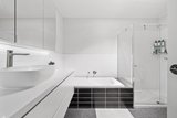 https://images.listonce.com.au/custom/160x/listings/5a-maireana-street-maribyrnong-vic-3032/647/01951647_img_11.jpg?dQaXrffLxec