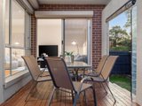 https://images.listonce.com.au/custom/160x/listings/5a-pine-way-doncaster-east-vic-3109/660/01702660_img_13.jpg?4LQBkrAV574