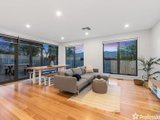 https://images.listonce.com.au/custom/160x/listings/5a-yates-court-mooroolbark-vic-3138/751/01525751_img_04.jpg?QiPLqkEQDX0