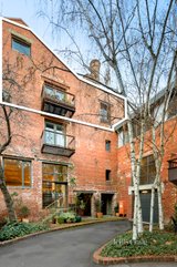 https://images.listonce.com.au/custom/160x/listings/5e26-wellington-street-collingwood-vic-3066/969/01742969_img_02.jpg?QRTOcfSD2e8