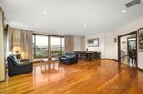 https://images.listonce.com.au/custom/160x/listings/6-7-pontford-court-wheelers-hill-vic-3150/090/00516090_img_02.jpg?rh_srY8-U5U