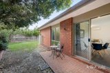 https://images.listonce.com.au/custom/160x/listings/6-aaron-place-kilsyth-vic-3137/418/01986418_img_08.jpg?TispjdiTLCU