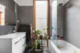 https://images.listonce.com.au/custom/160x/listings/6-abbotsford-street-abbotsford-vic-3067/583/01437583_img_07.jpg?b5ga5RQLNLQ
