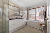 https://images.listonce.com.au/custom/160x/listings/6-adelaide-boulevard-gowanbrae-vic-3043/371/00822371_img_08.jpg?sKuifo3-_Eg