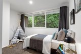 https://images.listonce.com.au/custom/160x/listings/6-aminya-place-briar-hill-vic-3088/415/01440415_img_12.jpg?E7O7UcY3grc