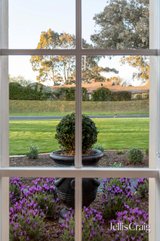 https://images.listonce.com.au/custom/160x/listings/6-aylesbury-way-warrandyte-vic-3113/894/01779894_img_13.jpg?KRX_RFppdI8