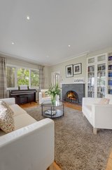 https://images.listonce.com.au/custom/160x/listings/6-banksia-street-burwood-vic-3125/588/00142588_img_08.jpg?x0KmEI0THZI