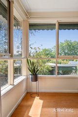https://images.listonce.com.au/custom/160x/listings/6-brampton-court-vermont-vic-3133/249/01984249_img_09.jpg?dwhRTuKmYRU