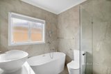 https://images.listonce.com.au/custom/160x/listings/6-bray-court-bentleigh-east-vic-3165/894/01720894_img_09.jpg?DfLQa5ESs00