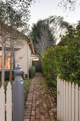 https://images.listonce.com.au/custom/160x/listings/6-broomfield-avenue-alphington-vic-3078/666/01559666_img_13.jpg?flh1nrBIb00