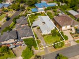 https://images.listonce.com.au/custom/160x/listings/6-buckingham-crescent-doncaster-vic-3108/733/00984733_img_07.jpg?-aCJdfvnS-c